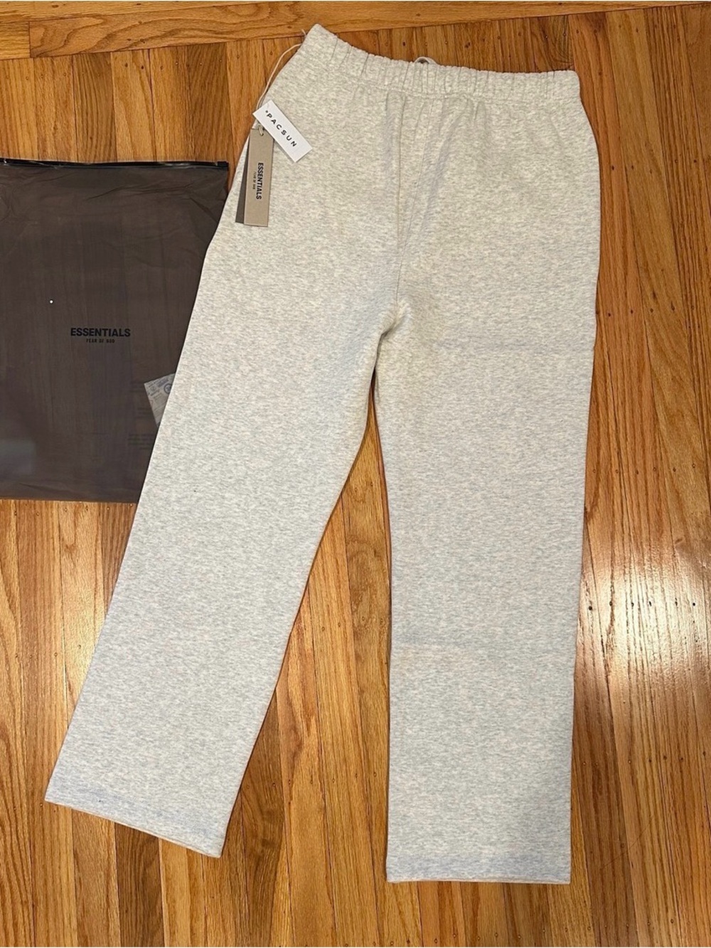 Essentials Fear Of God Light Oat Relaxed Sweatpants Sizes XS - XXL - Picture 2 of 6